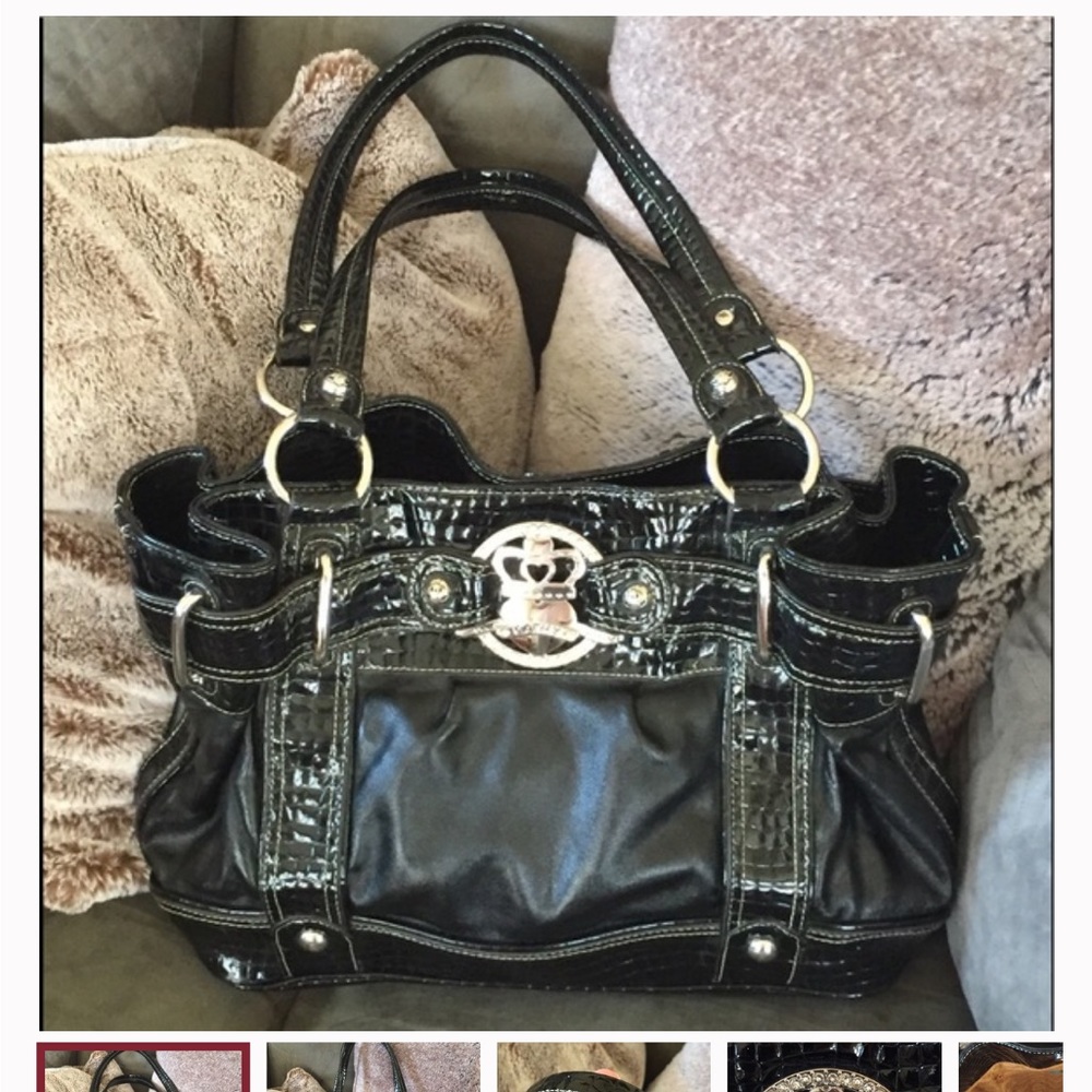 Kathy Van Zeeland Purse Black. Zipper Inner Pockets